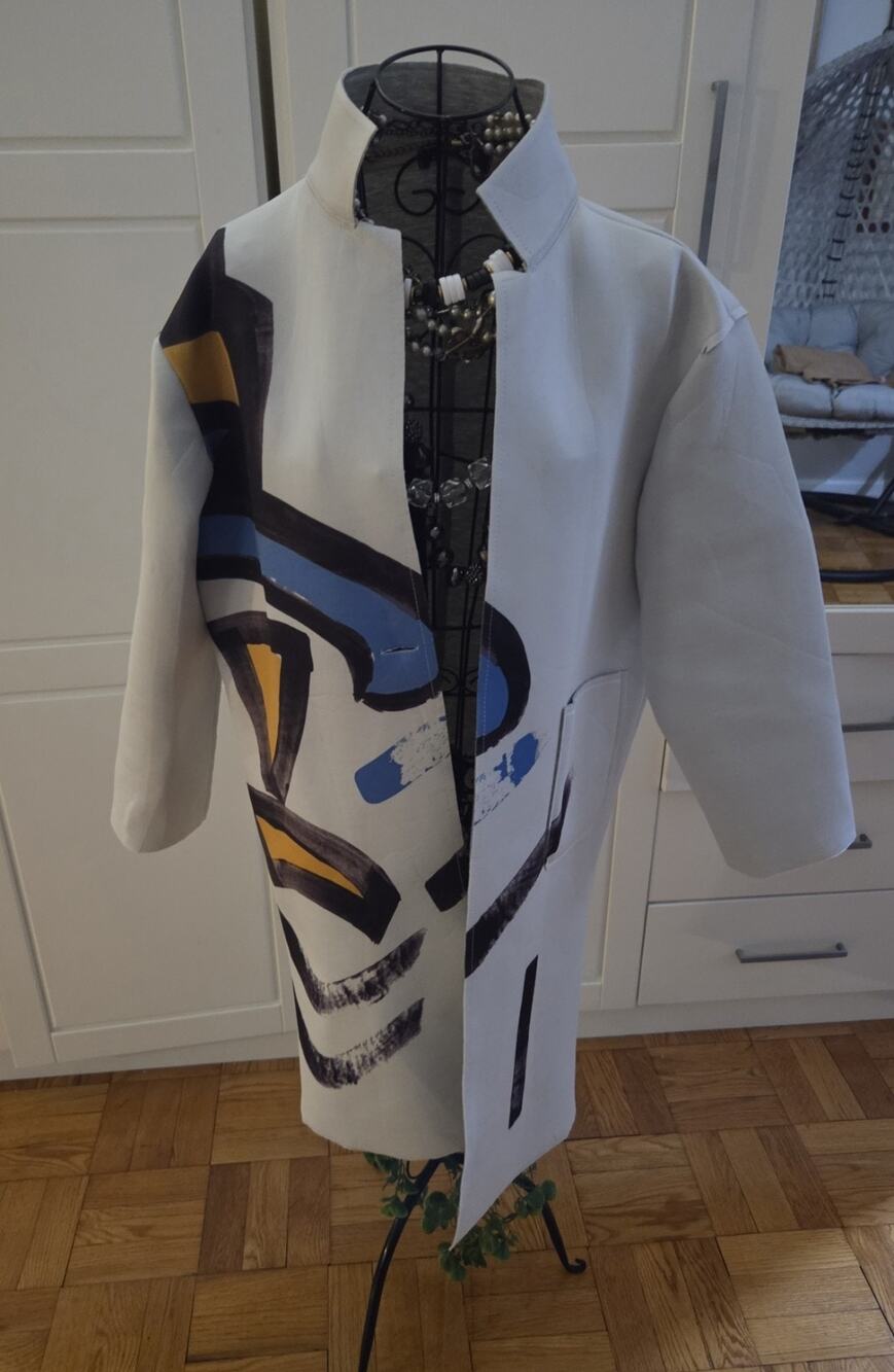 Abstract Style Lightweight Overvoat Sz Xl Will Fit Sz S-m